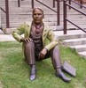 Titre original&nbsp;:    English: Bronze sculpture of William Lyon Mackenzie King as a young man, by Ruth Abernethy.

Located on the front lawn of Kitchener-Waterloo Collegiate and Vocational School.

Personal photo by user:Radagast.


