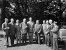 Titre original&nbsp;:  Rt. Hon. W.L. Mackenzie King, with the Premiers of the Provinces and the ministers of the federal Cabinet, at the Dominion-Provincial Conference on Reconstruction. 