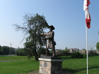 Titre original&nbsp;:    Description English: Statue of Jesse Lloyd in Lloydtown Ontario at the South-West corner of Rebellion Way and Little Rebellion Rd, depicting him in the Rebellion of 1837 gesturing to the South-East, presumably towards Toronto. There is a matching plaque on the South-East corner. Date 16 August 2009(2009-08-16) Source Own work Author AndroidCat

Camera location 43° 59' 25.05" N, 79° 41' 45.61" W This and other images at their locations on: Google Maps - Google Earth - OpenStreetMap (Info)43.990291666667;-79.696002777778


